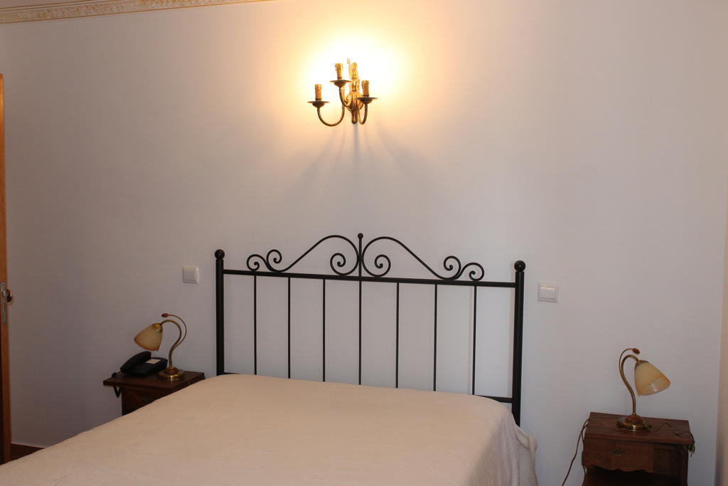 "O Viajante" Low Cost Hotel Estremoz Esterno foto