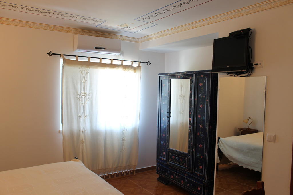 "O Viajante" Low Cost Hotel Estremoz Esterno foto