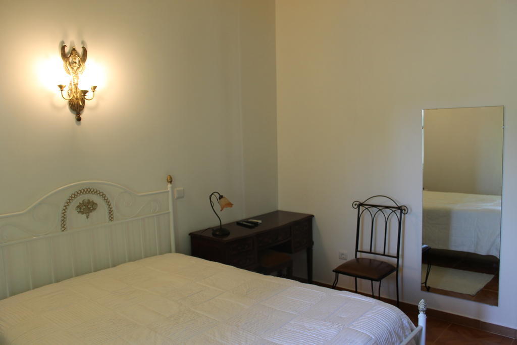 "O Viajante" Low Cost Hotel Estremoz Esterno foto