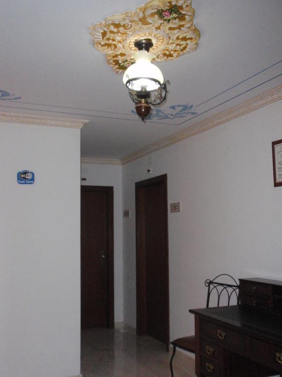 "O Viajante" Low Cost Hotel Estremoz Esterno foto